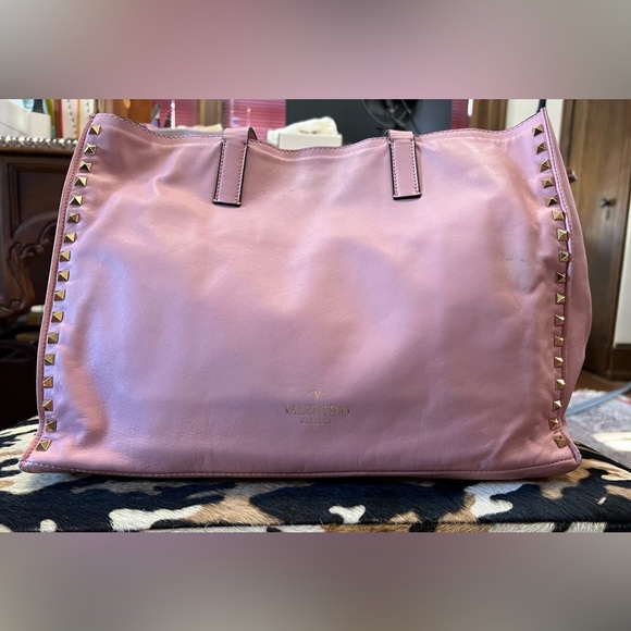 Valentino Garavani Rockstud Large Calfskin Tote - Picture 2 of 16